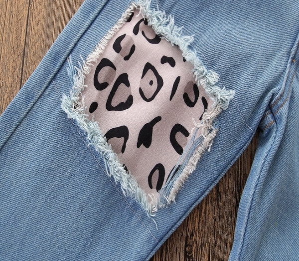 Set copii pentru fete, inclusiv blugi și o bluză cu imprimeu leopard