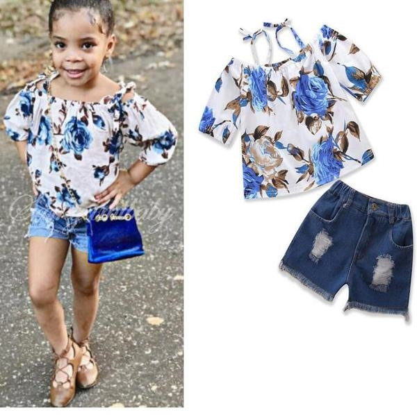 Set copii pentru fete, inclusiv blugi scurti și o bluză cu mâneci scurte