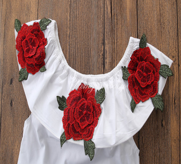 Set modern pentru copii pentru fete, inclusiv blugi și o bluză cu broderie