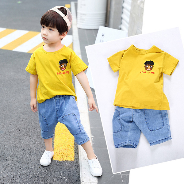 Set copii - Tricou model lat si blugi 7/8 cu imprimeu