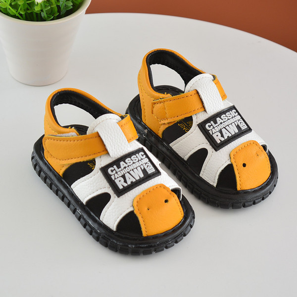 Sandale pentru copii pentru băiat cu inscripție în trei culori