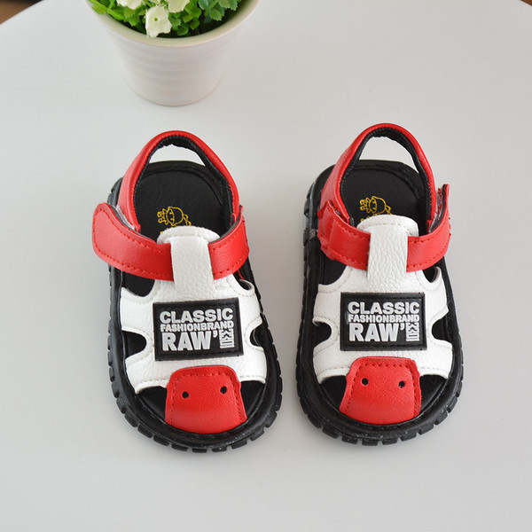 Sandale pentru copii pentru băiat cu inscripție în trei culori
