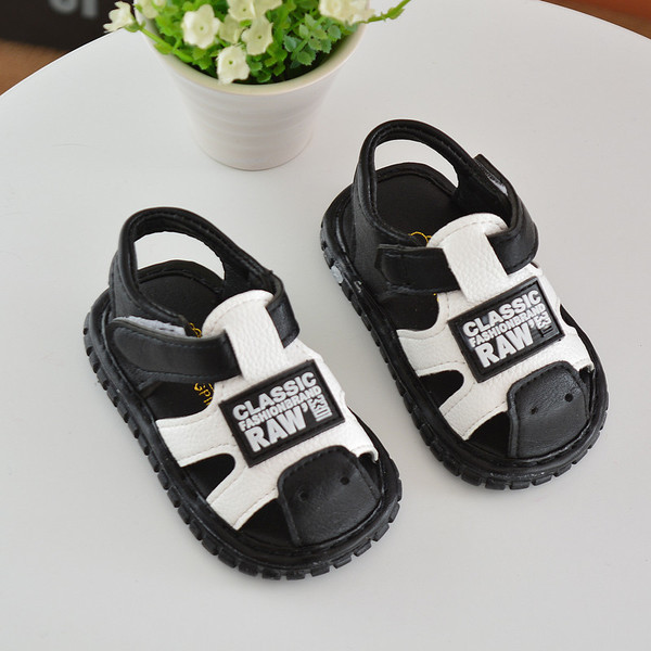 Sandale pentru copii pentru băiat cu inscripție în trei culori