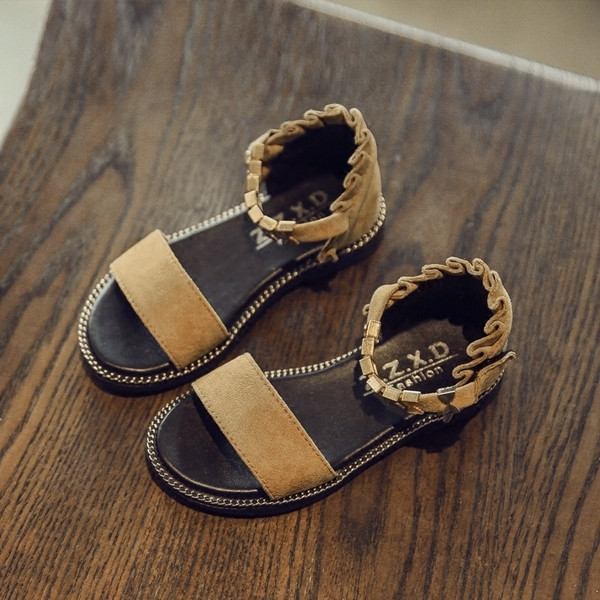 Sandale pentru copii cu decor metalic in negru, roz si maro