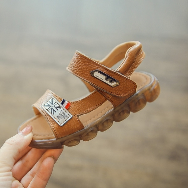 Sandale copii pentru un baiat in alb, negru si maro