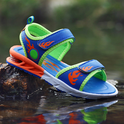 Sandale confortabile pentru copii pentru un baiat in diferite culori si modele