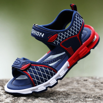 Sandale confortabile pentru copii pentru un baiat in diferite culori si modele