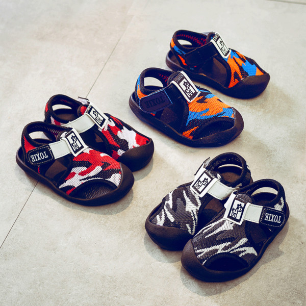 Παιδικά σανδάλια για αγόρια σε διάφορα χρώματα - δύο μοντέλα