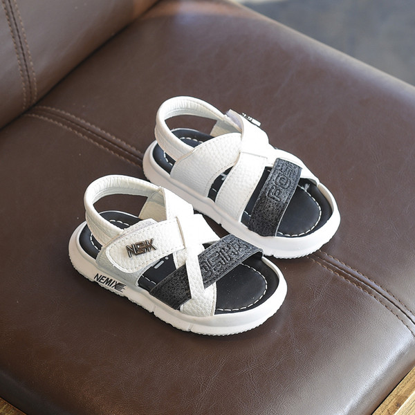 Sandale moderne pentru copii pentru un băiat în trei culori