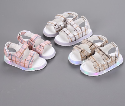 Детски светещи сандали в три цвята подходящи за момиче и момче