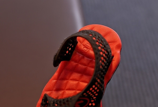 Sandale pentru copii cu plasă în trei culori potrivite pentru băieți și fete