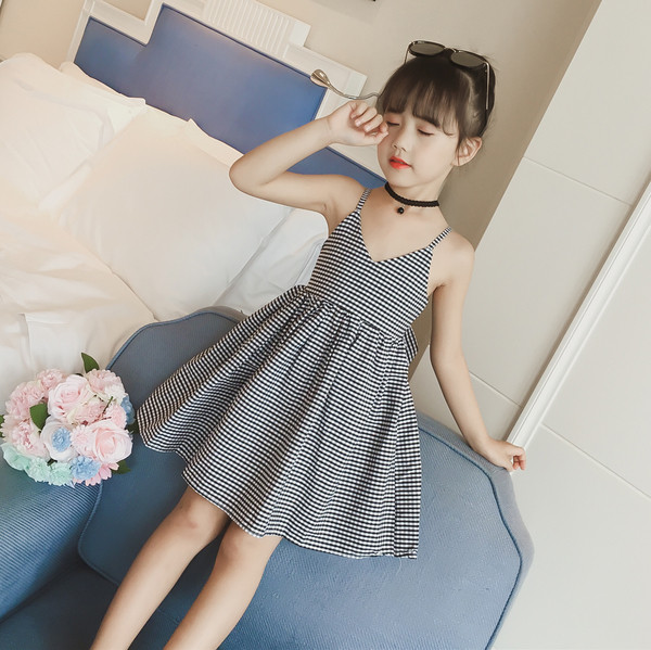 HIT Rochie pentru copii in carouri cu bretele subtiri si panglica pe spate