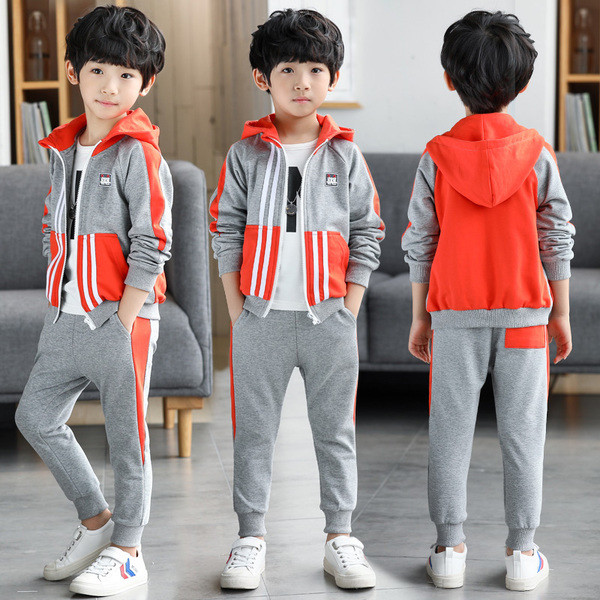 Set trening sport pentru baieti - top cu gluga si pantaloni lungi