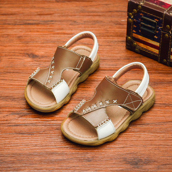 Sandale moderne pentru copii pentru un băiat în patru culori