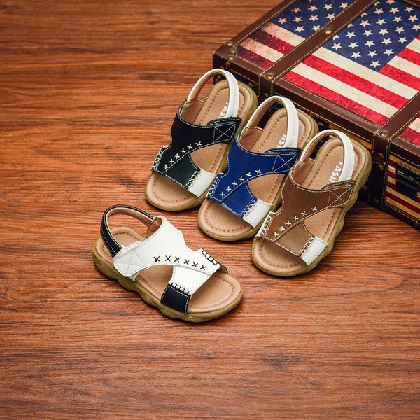 Sandale moderne pentru copii pentru un băiat în patru culori