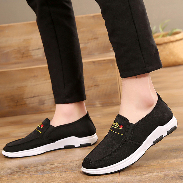 Mocasini pentru bărbați în mai multe culori potrivite pentru utilizarea de zi cu zi