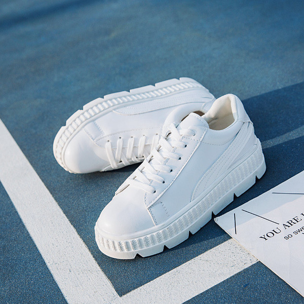 Tenisi dama din piele intoarsa cu elemente din piele in trei culori