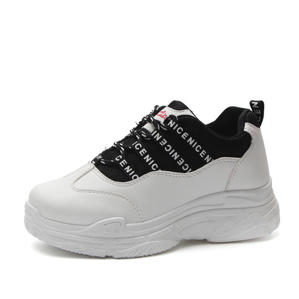 Adidași de damă pe platformă ușoară cu inscripții în trei culori