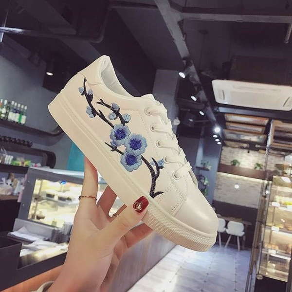 Adidasi de dama alb cu broderie florala