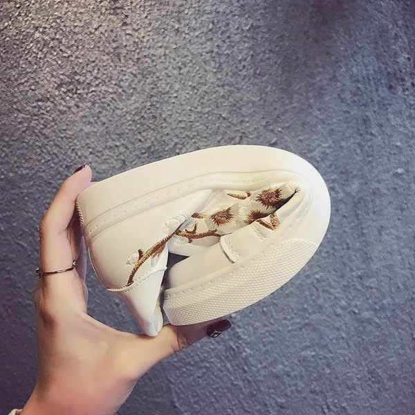 Adidasi de dama alb cu broderie florala