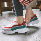 Pantofi sport de damă pe o platformă mică în alb și negru