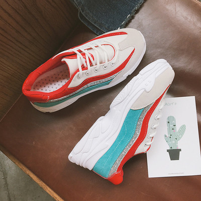 Pantofi sport de damă pe o platformă mică în alb și negru