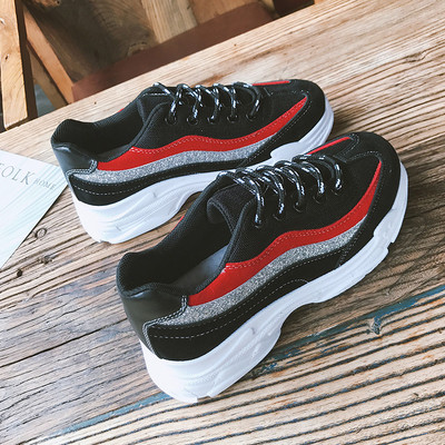 Pantofi sport de damă pe o platformă mică în alb și negru