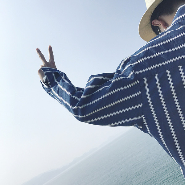 Camasa barbati stilata in dungi cu maneci lungi model gratuit in doua culori