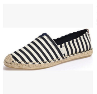 Mindennapi használatra alkalmas anyagból készült férfi mokaszinok