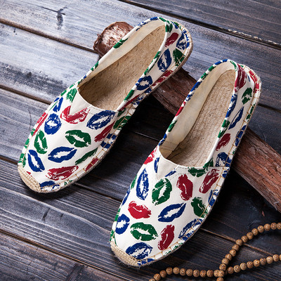 Mindennapi használatra alkalmas anyagból készült férfi mokaszinok