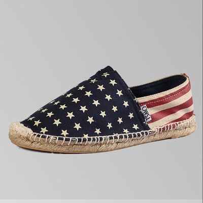 Mindennapi használatra alkalmas anyagból készült férfi mokaszinok