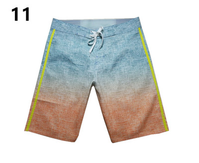 Costume de baie pentru bărbați în două modele - curate și în culori irizate