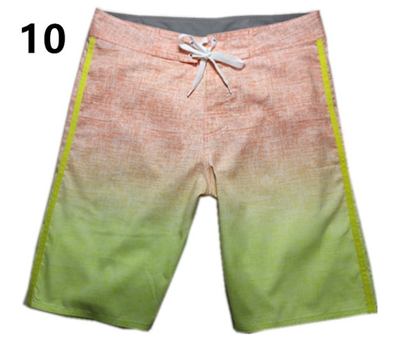 Costume de baie pentru bărbați în două modele - curate și în culori irizate