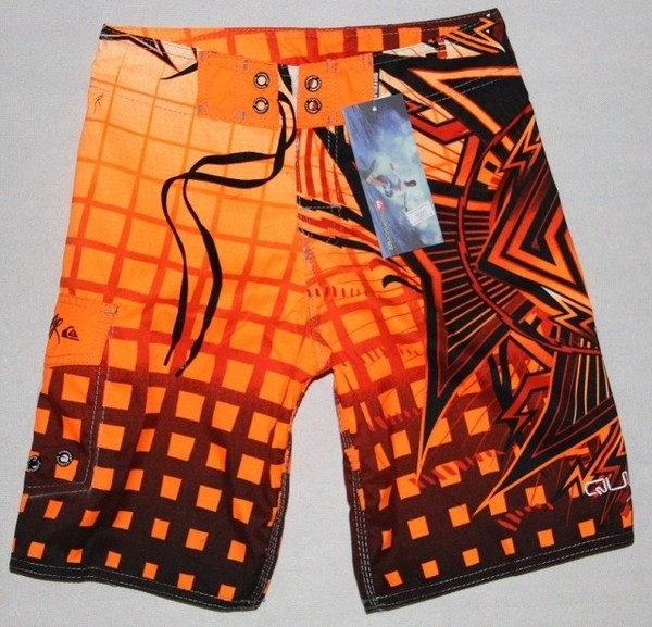 Costum de baie pentru bărbați cu imprimeu în trei culori