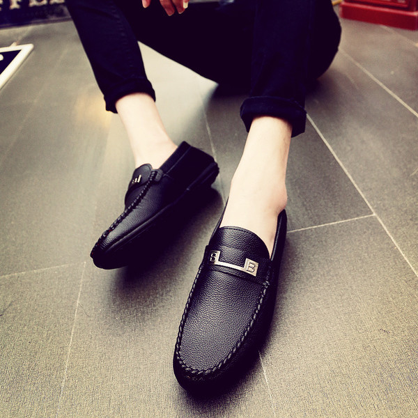 Mocasini eleganti pentru barbati cu decor metalic in mai multe modele