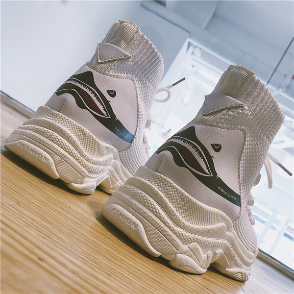 Модерни дамски кецове с апликация и надписи в черен и бял цвят