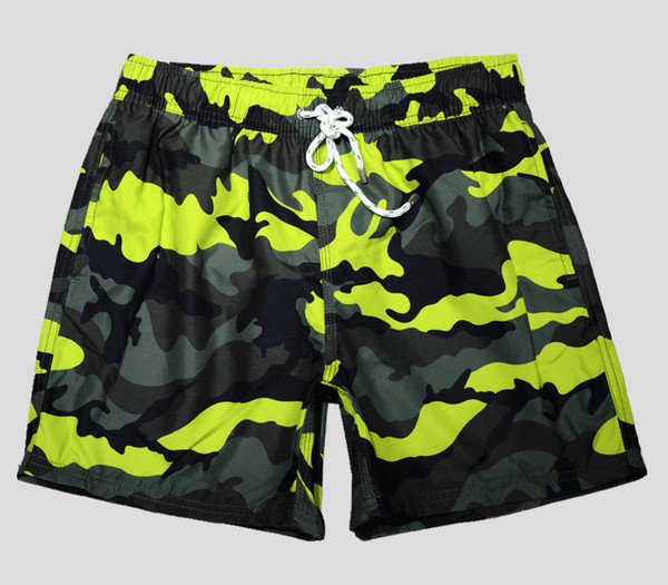 Costum de baie pentru bărbați cu model de camuflaj