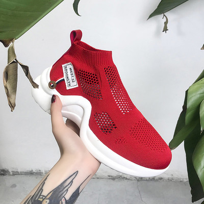 Γυναικεία αθλητικά παπούτσια καλοκαιρινά σε μαύρο, κόκκινο και λευκό χρώμα