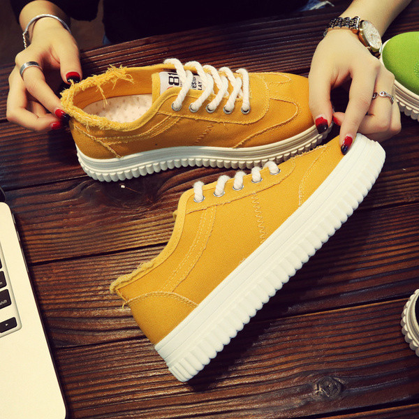 Tenisi casual dama in alb, negru si galben