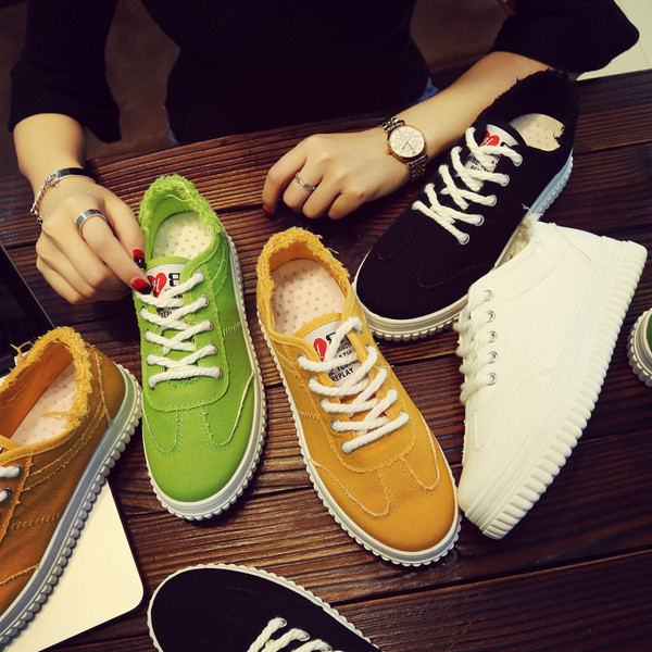 Tenisi casual dama in alb, negru si galben