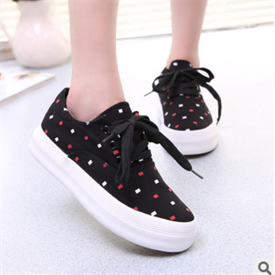 Adidasi de dama cu model in negru, rosu si albastru