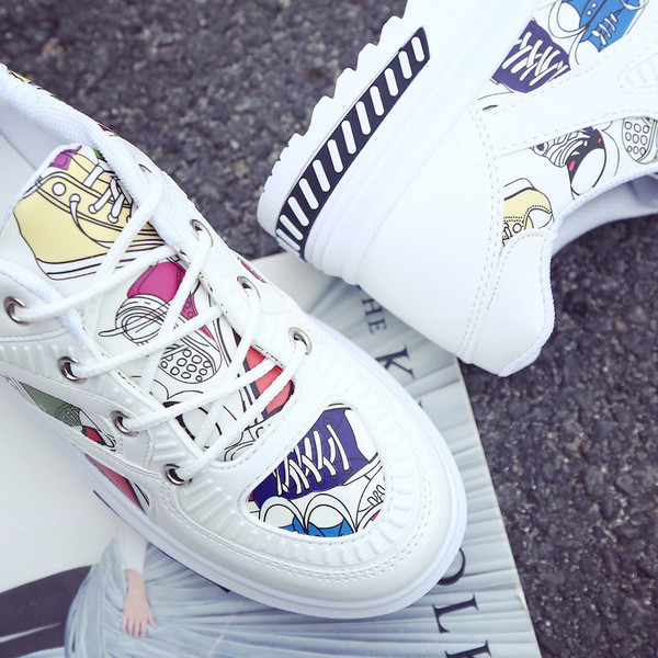 Adidasi comozi de dama cu aplicatii in alb si negru