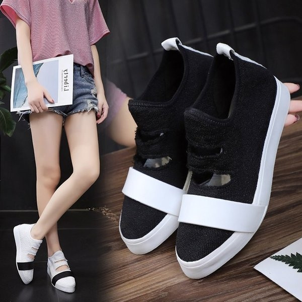 Pantofi sport de dama moderni cu motive rupte in alb si negru