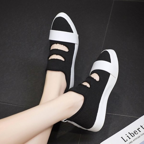 Pantofi sport de dama moderni cu motive rupte in alb si negru