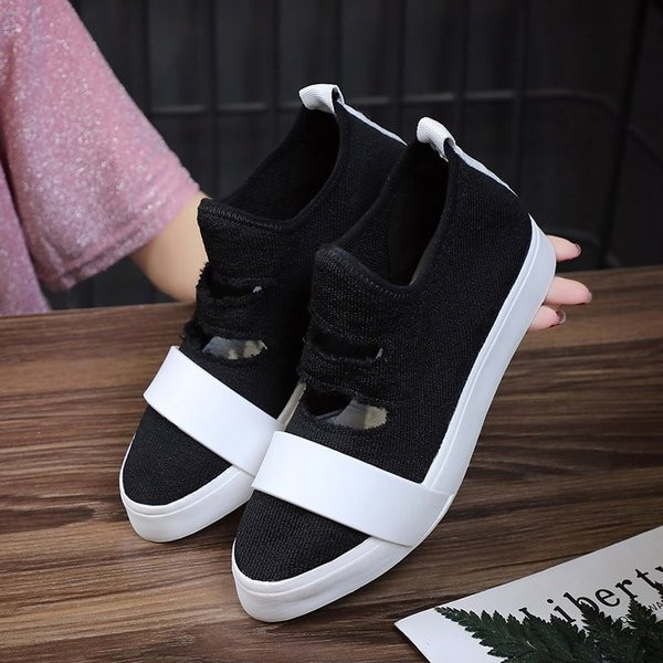 Pantofi sport de dama moderni cu motive rupte in alb si negru