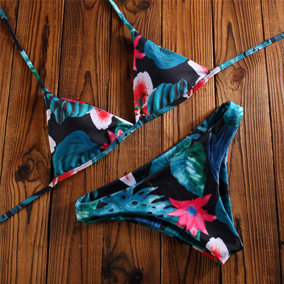 Costum de baie damă cu motive florale în două părți