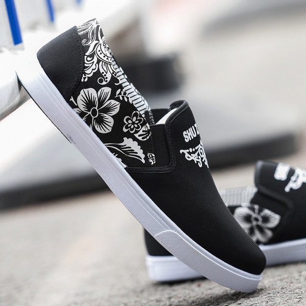 Модерни мъжки мокасини в няколко цвята подходящи за ежедневие