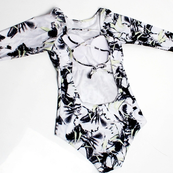 Costum de baie intreg de dama cu maneci lungi in doua culori