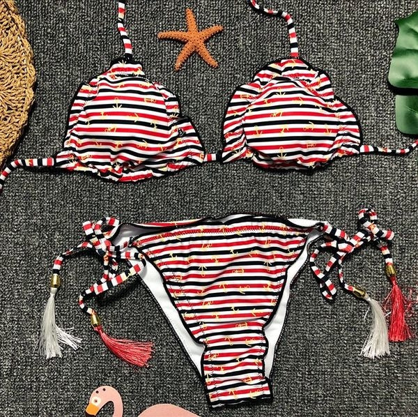 Costum de baie modern de damă din două piese cu ciucuri