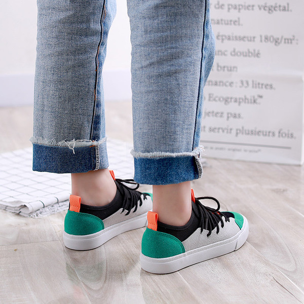 Tenisi moderni de dama cu sireturi in doua culori